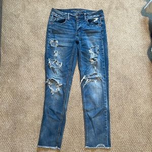 AEO distressed Tomgirl jeans